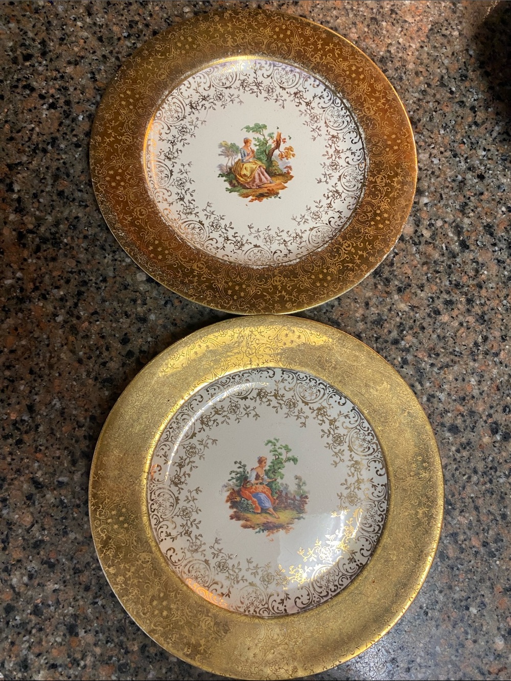 Vintage Royal China Plates – Set of 2    22KT Gold Gilt